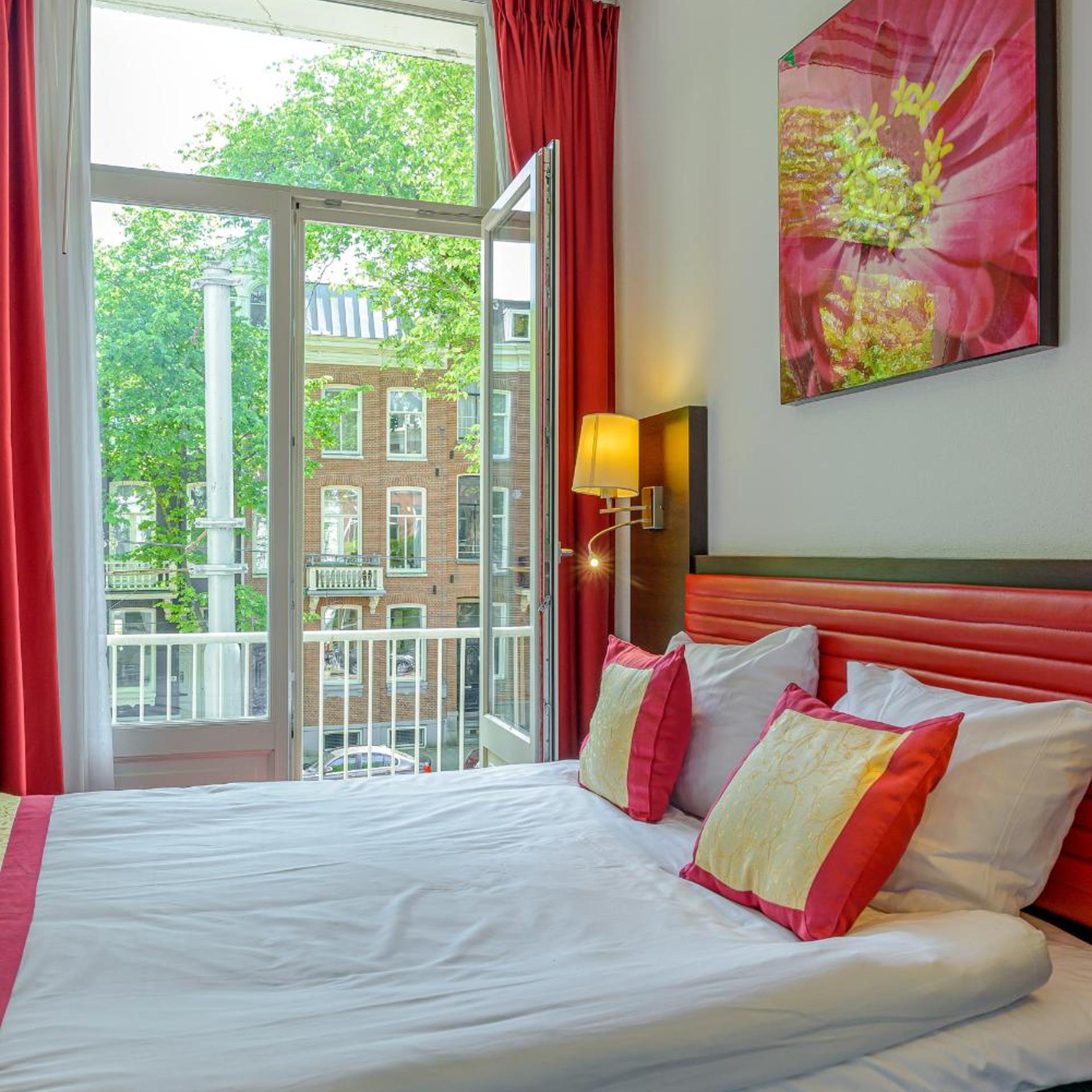 Room, Double Bed, Balcony, Hotel Allure 4/10