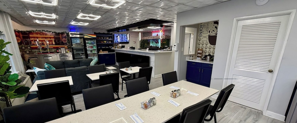 Lx Hotel A Travelodge By Wyndham 54/70