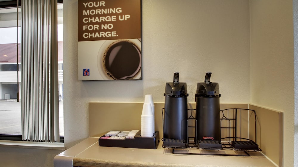 Motel6 Cedar Rapids, IA photo2