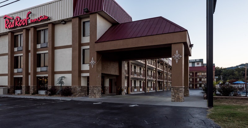 Red Roof Inn & Suites Pigeon Forge - Parkway 12/13