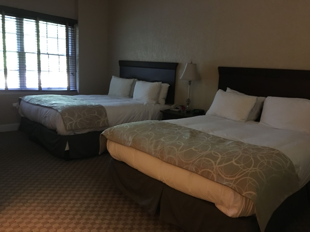 Colts Neck Inn Hotel 14/64