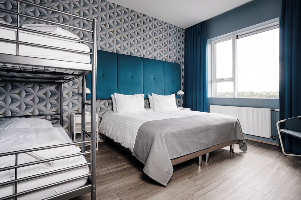 ROOM, QUADRUPLE, BUNK BEDS