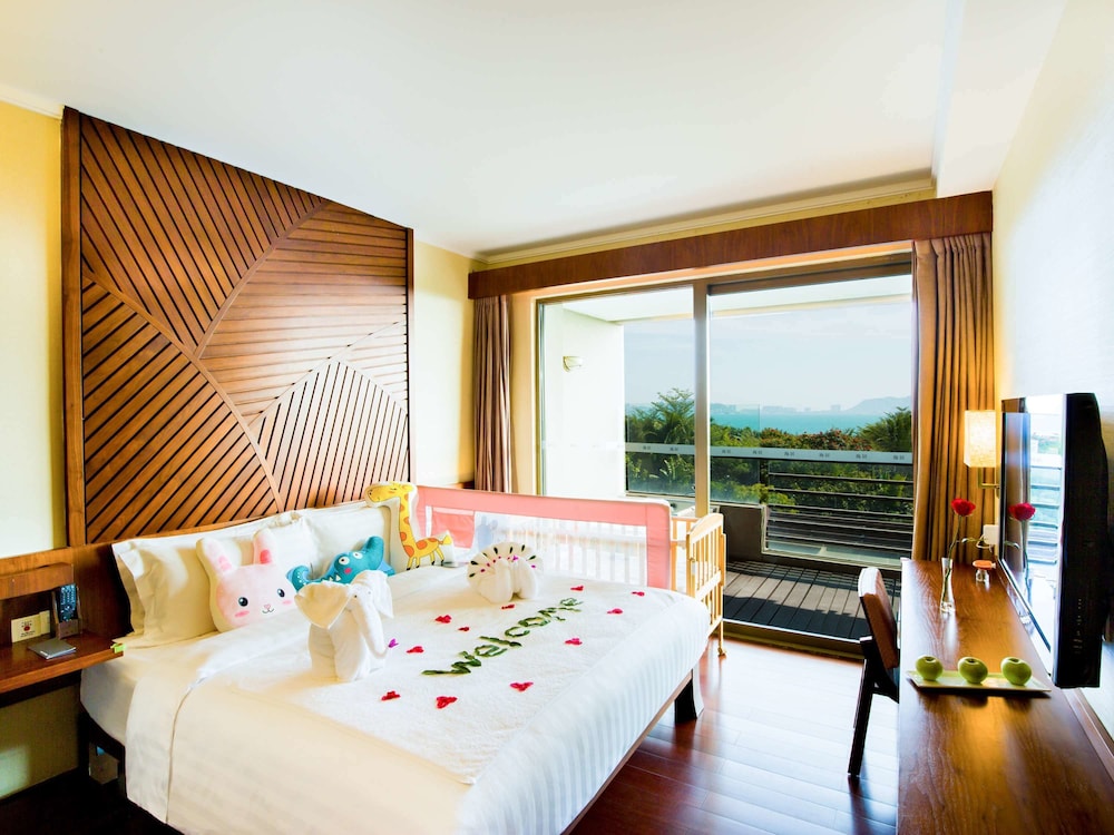 Pullman Oceanview Sanya Bay Resort and Spa 30/76