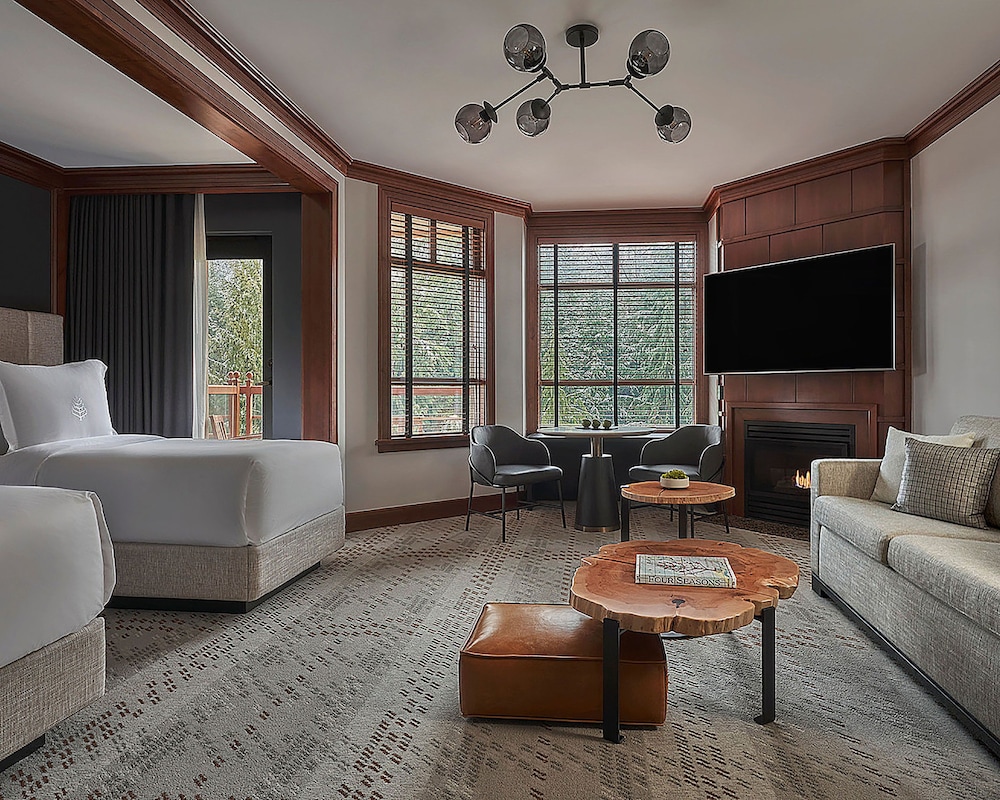 Four Seasons Resort Whistler 60/100