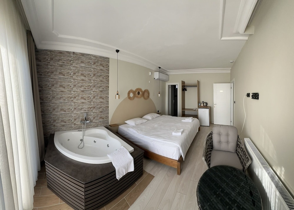 Kingway Suite 43/45