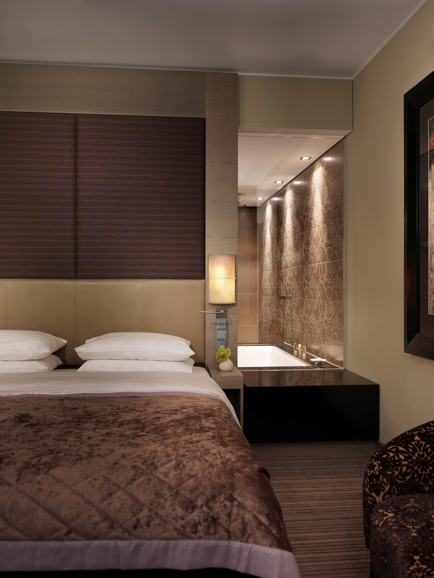 غرفة بسرير كينج بإطلالة على المرفأ، Hyatt Regency Dusseldorf 3/5