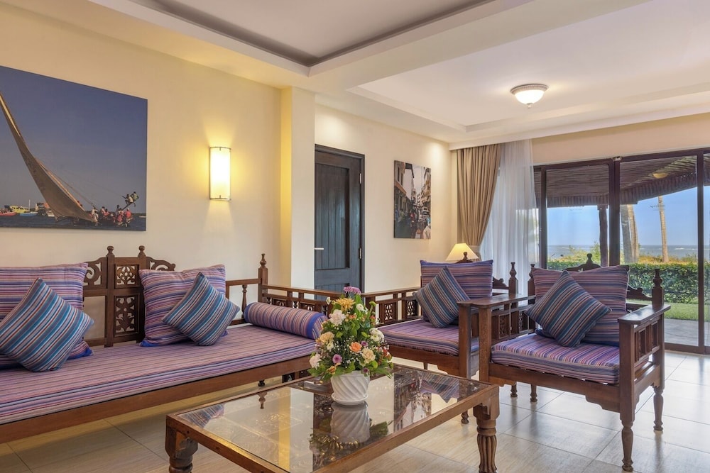 PRIDEINN PARADISE BEACH HOTEL AND SPA 46/79