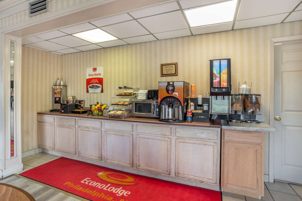 Econo Lodge Inn & Suites Philadelphia MS 17/80