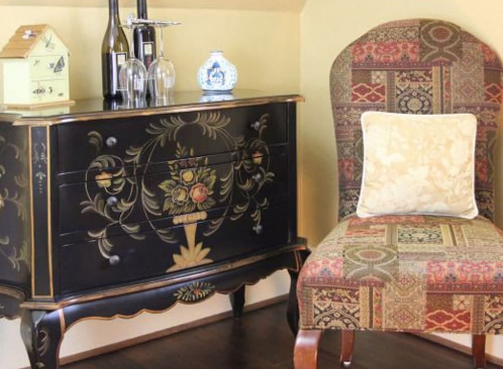 Hillbrook Inn 3/50