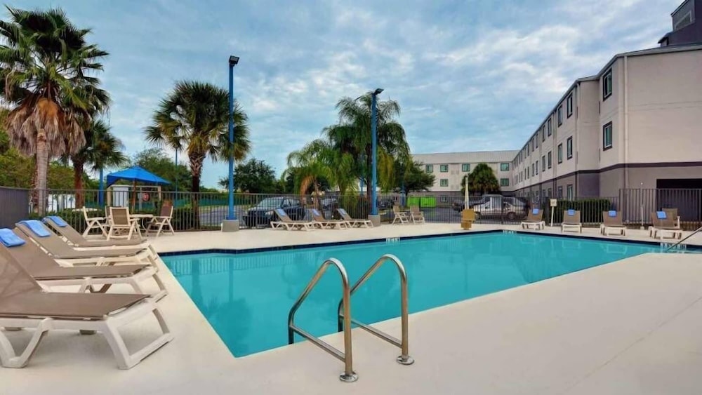 Motel6 Orlando, FL - International Dr 34/39