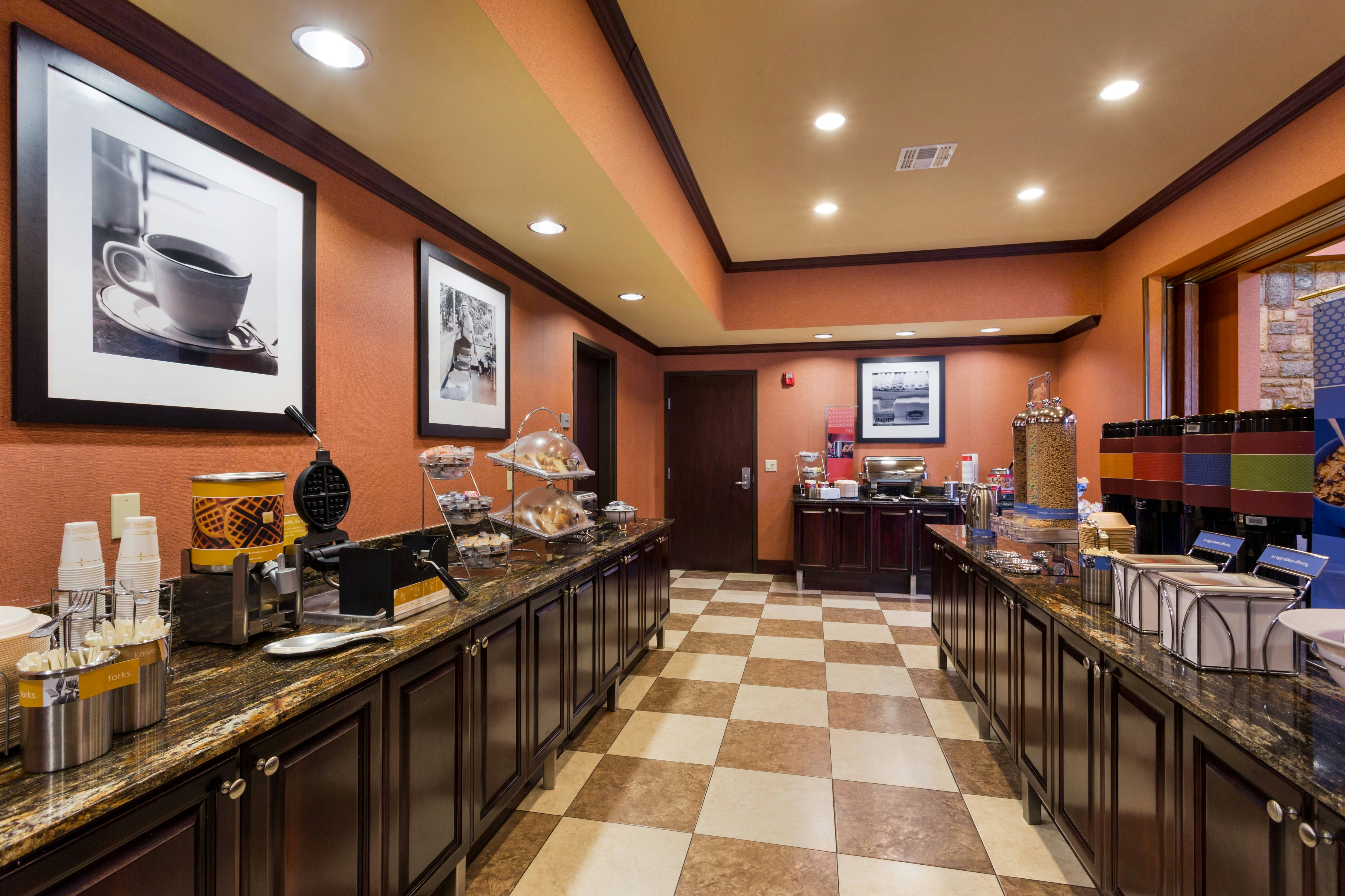 Hampton Inn & Suites Mission 15/54
