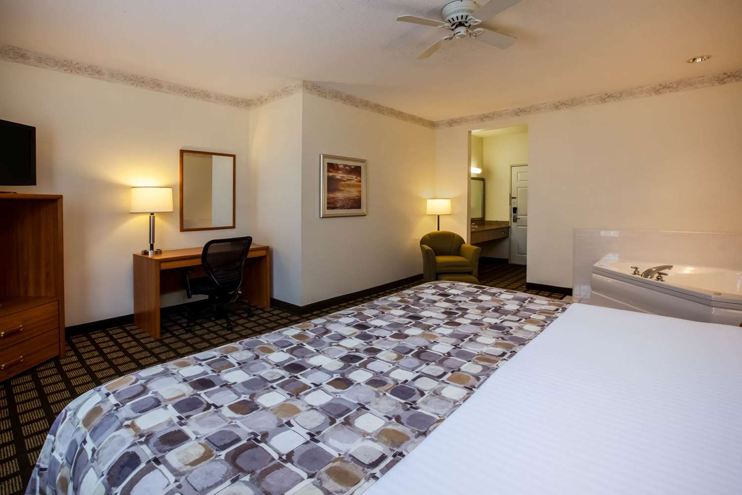 Baymont By Wyndham Mackinaw City 14/34