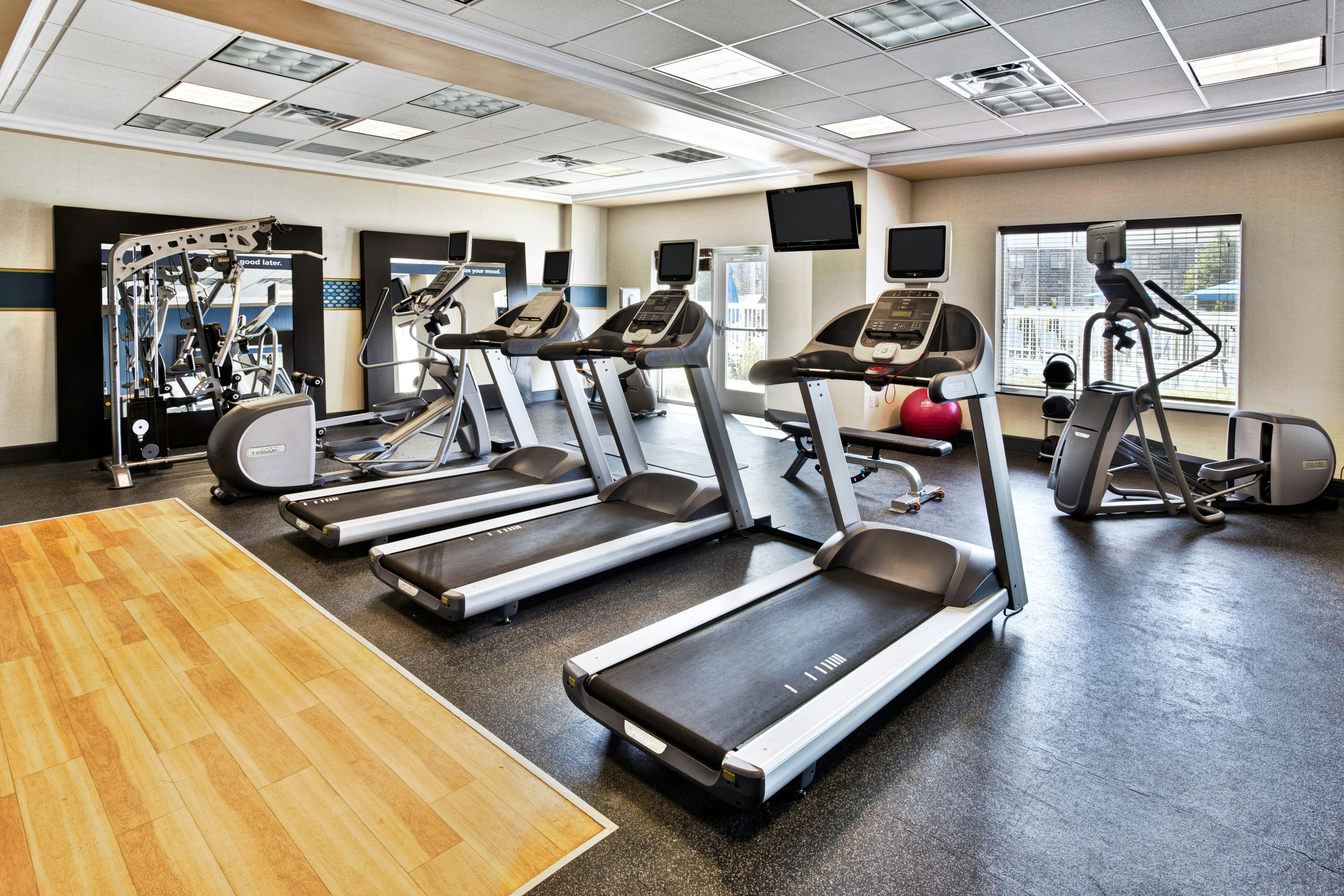 Hampton Inn & Suites Cape Cod-West Yarmouth 4/16