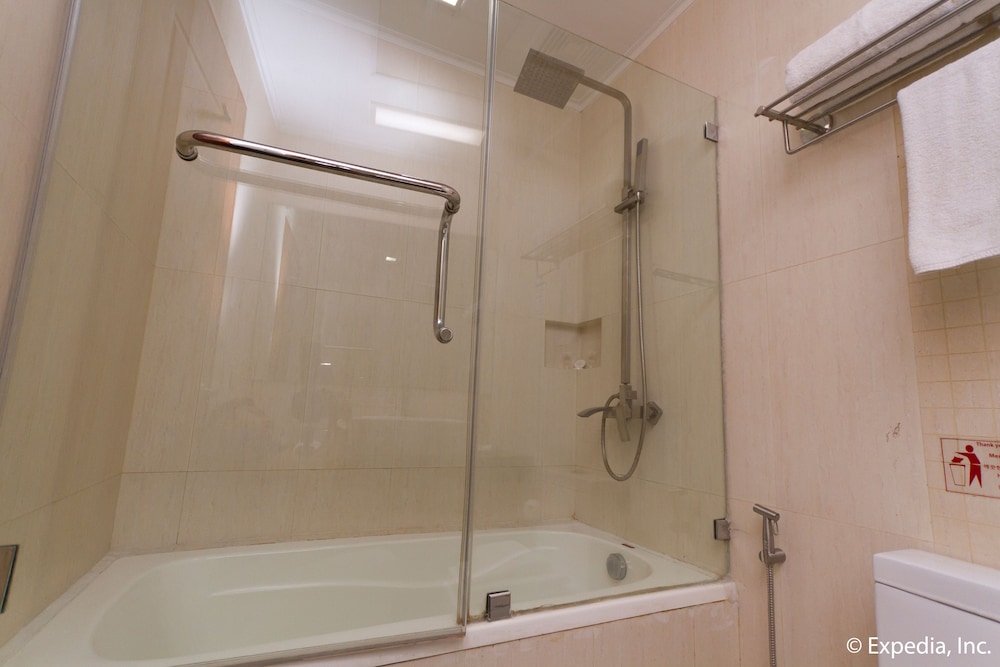 Allure Hotel And Suites 14/55