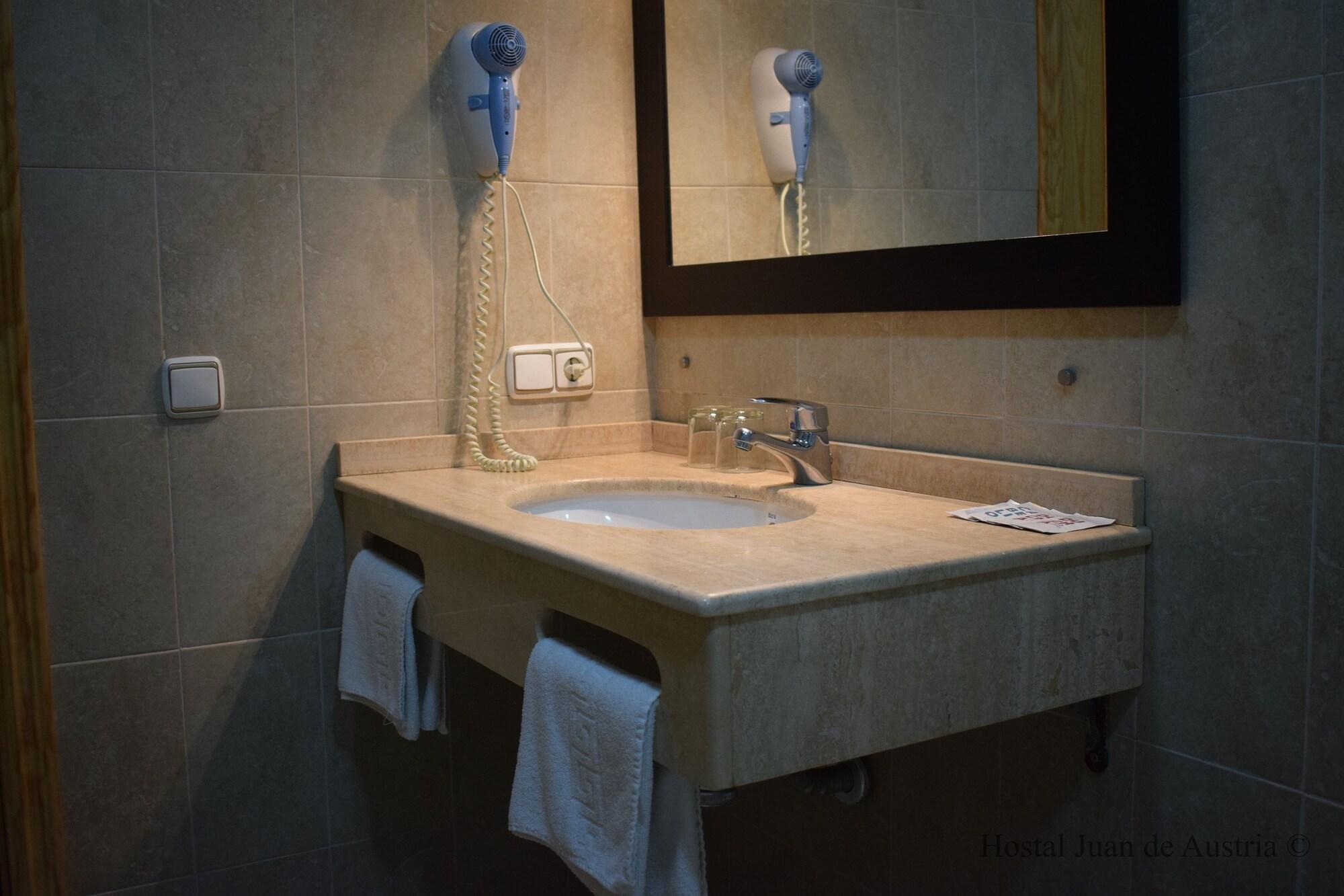 Hostal Juan De Austria 48/50