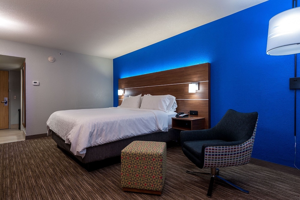 Holiday Inn Express Cape Coral-Fort Myers Area 21/53