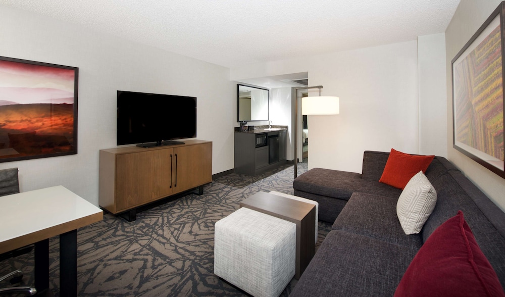 Embassy Suites Walnut Creek 35/81