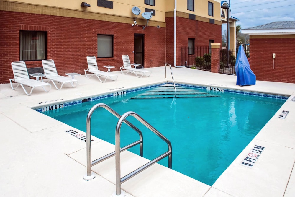 Comfort Inn & Suites Chipley I-10 3/34
