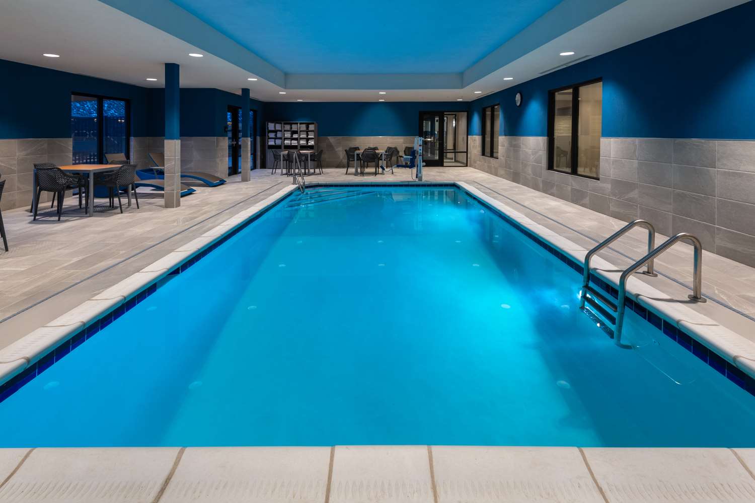 Hampton Inn Suites Cody Wy 14/28