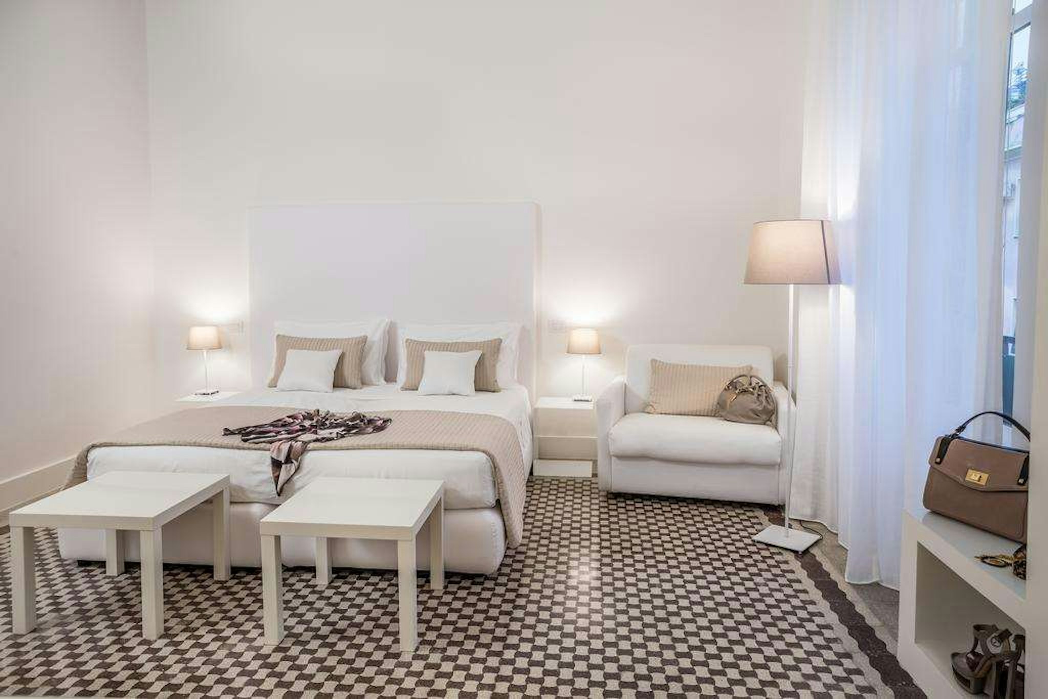 Home Boutique Luxury & Design 7/37
