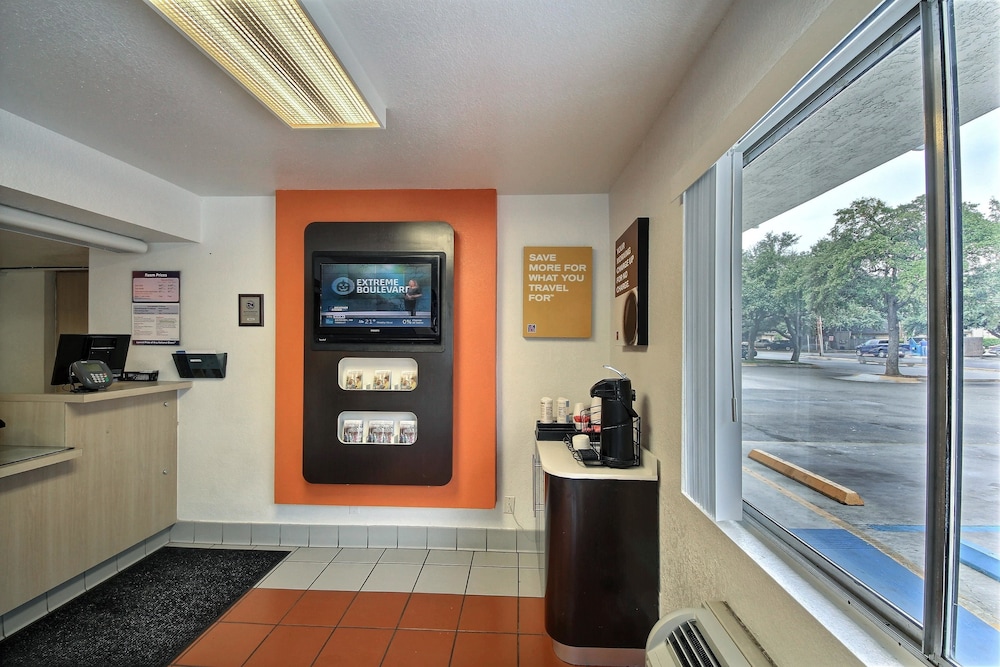 Motel6 San Marcos, TX 38/49