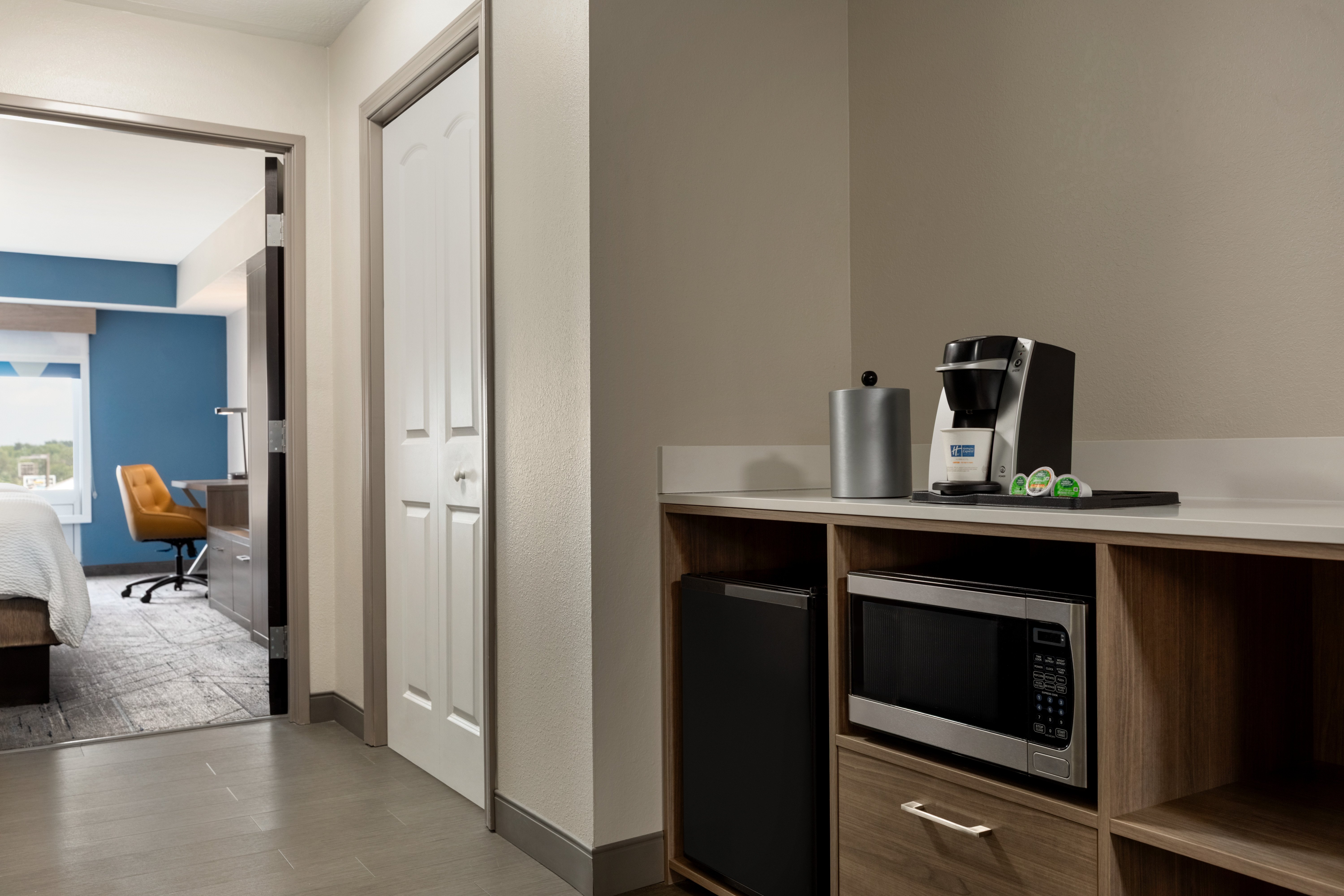 Holiday Inn Express Hotel & Suites North Fremont 57/58