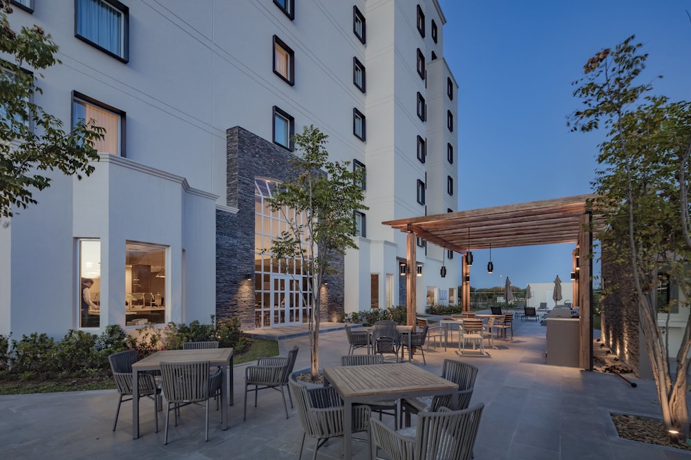 Staybridge Suites Silao 7/60