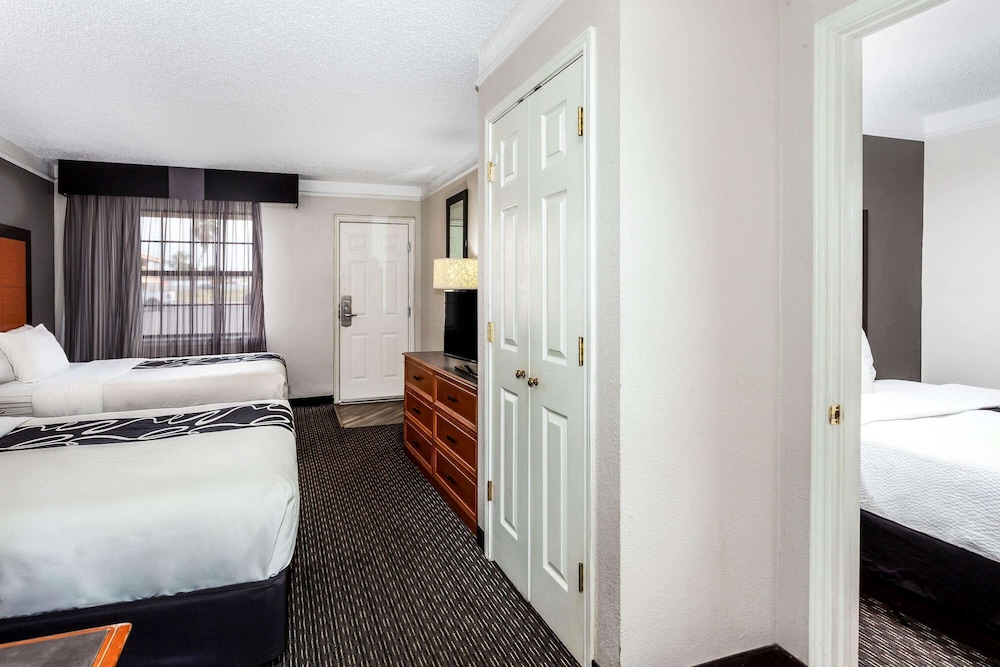 La Quinta Inn Laredo I-35 17/39