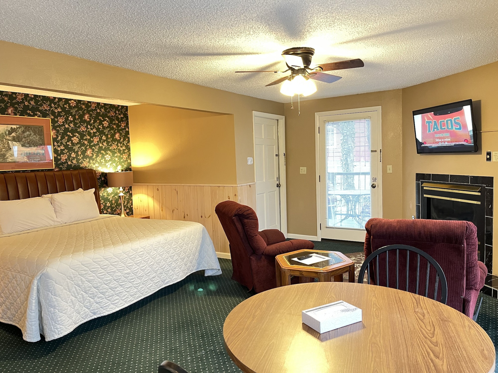 ROOM, SINGLE