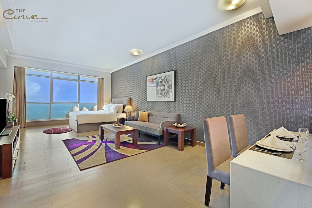THE CURVE HOTEL 59/74