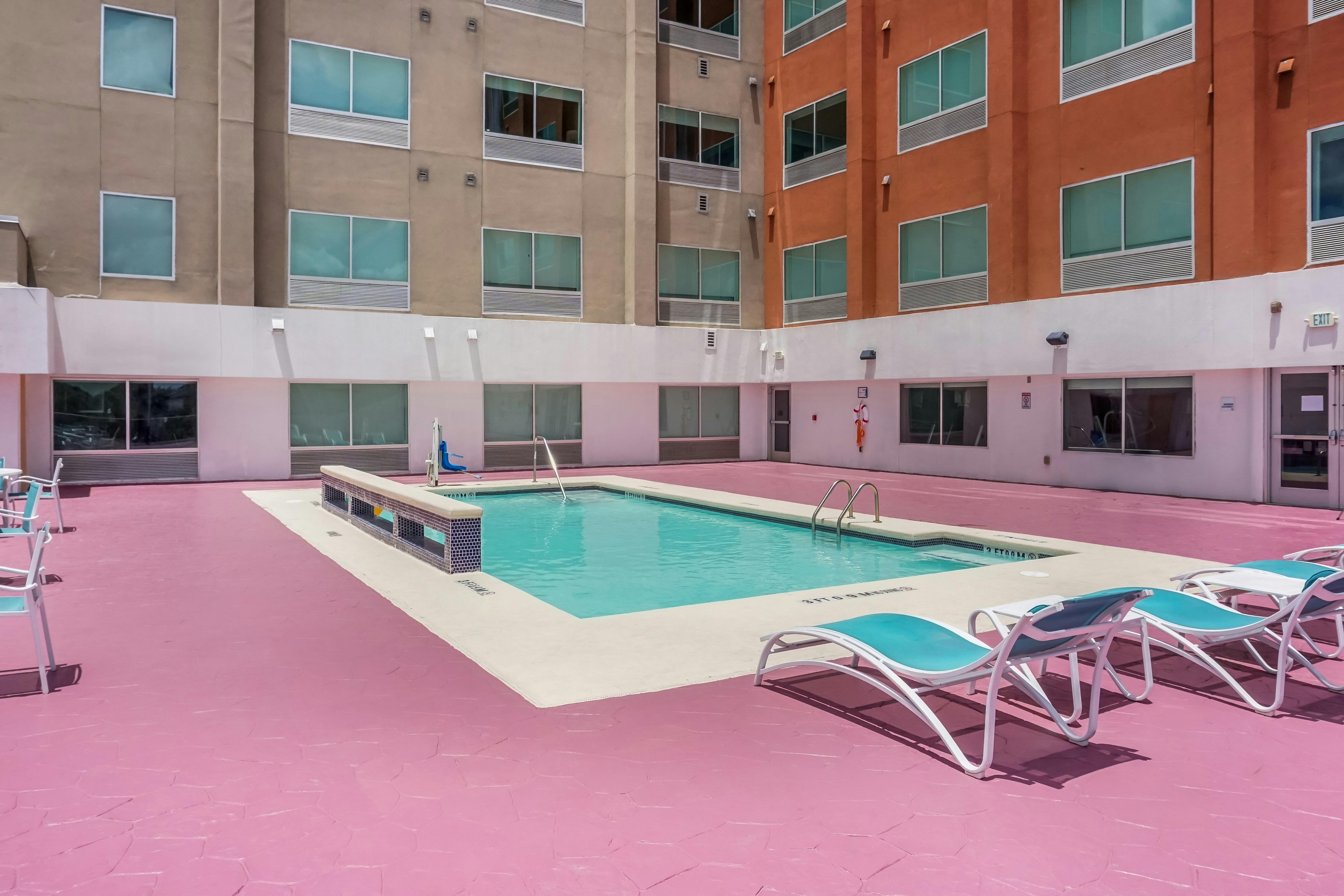 Holiday Inn Express and Suites Houston Westchase - Westheimer 6/59