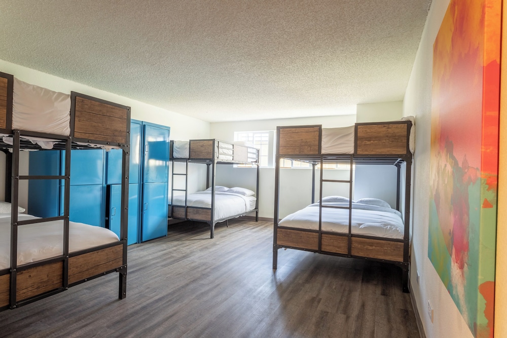 Explorer, Bunk Beds, 3 Queen Beds