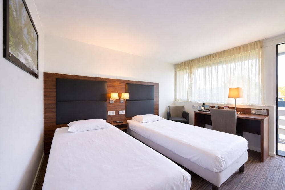Standard, Twin Beds