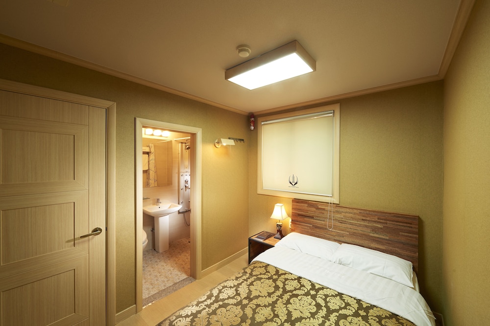 Noble Hotel 19/36