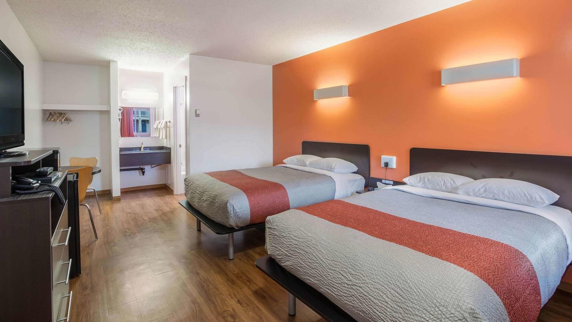 Motel 6 Camrose, AB 8/25