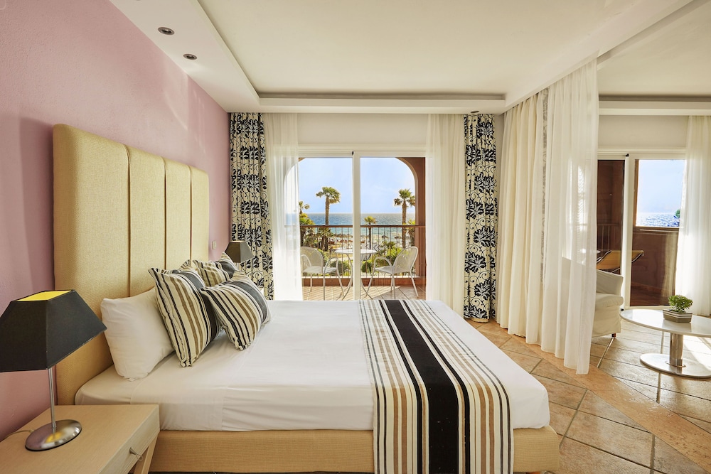 Ilio Mare Beach Hotel by GHH 30/75