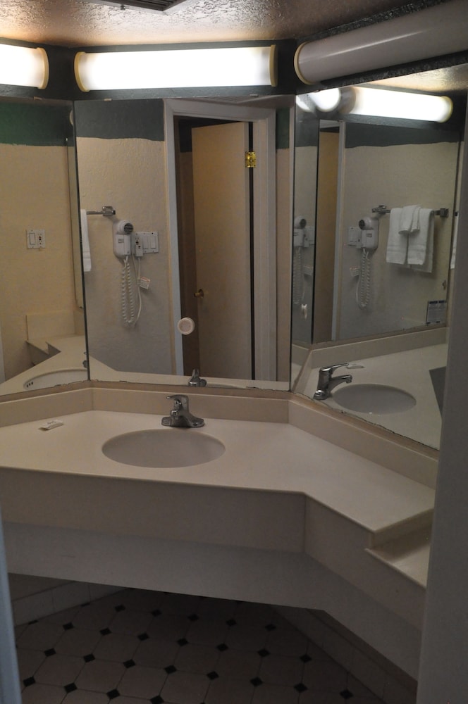 Bhagat Hotels Stone Mountain Atlanta BW Signature Collection 8/35