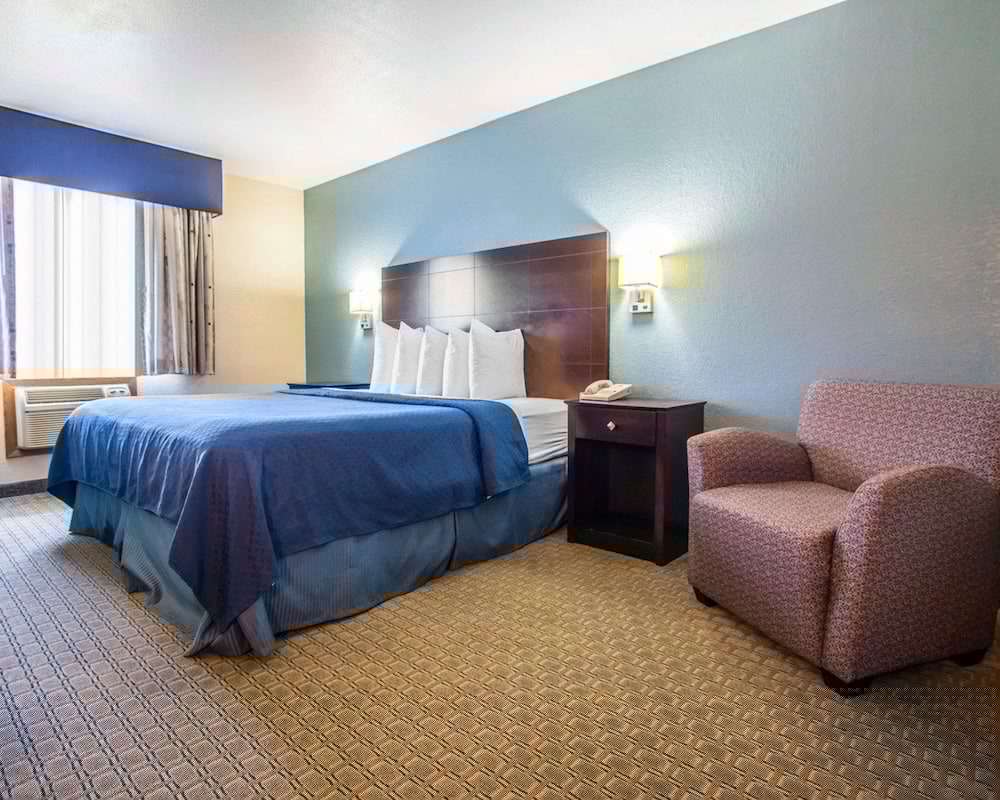 Quality Inn & Suites Ankeny-Des Moines 12/43