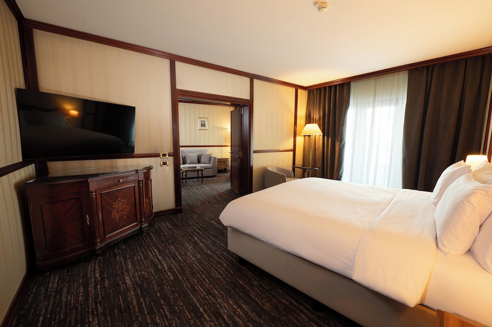 Grand Hotel Bucharest 13/46