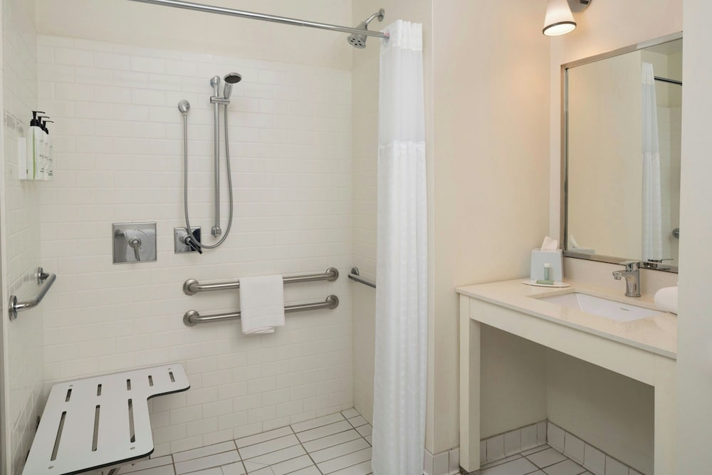 Fairfield Inn & Suites by Marriott Chattanooga 39/42