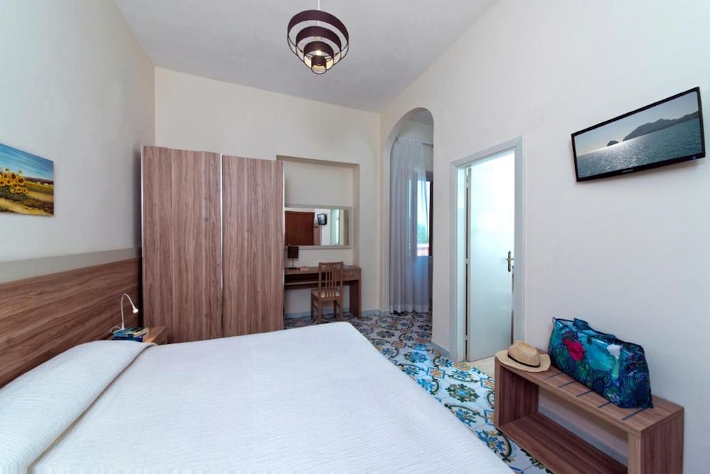 Casa Di Meglio Hotel 10/69