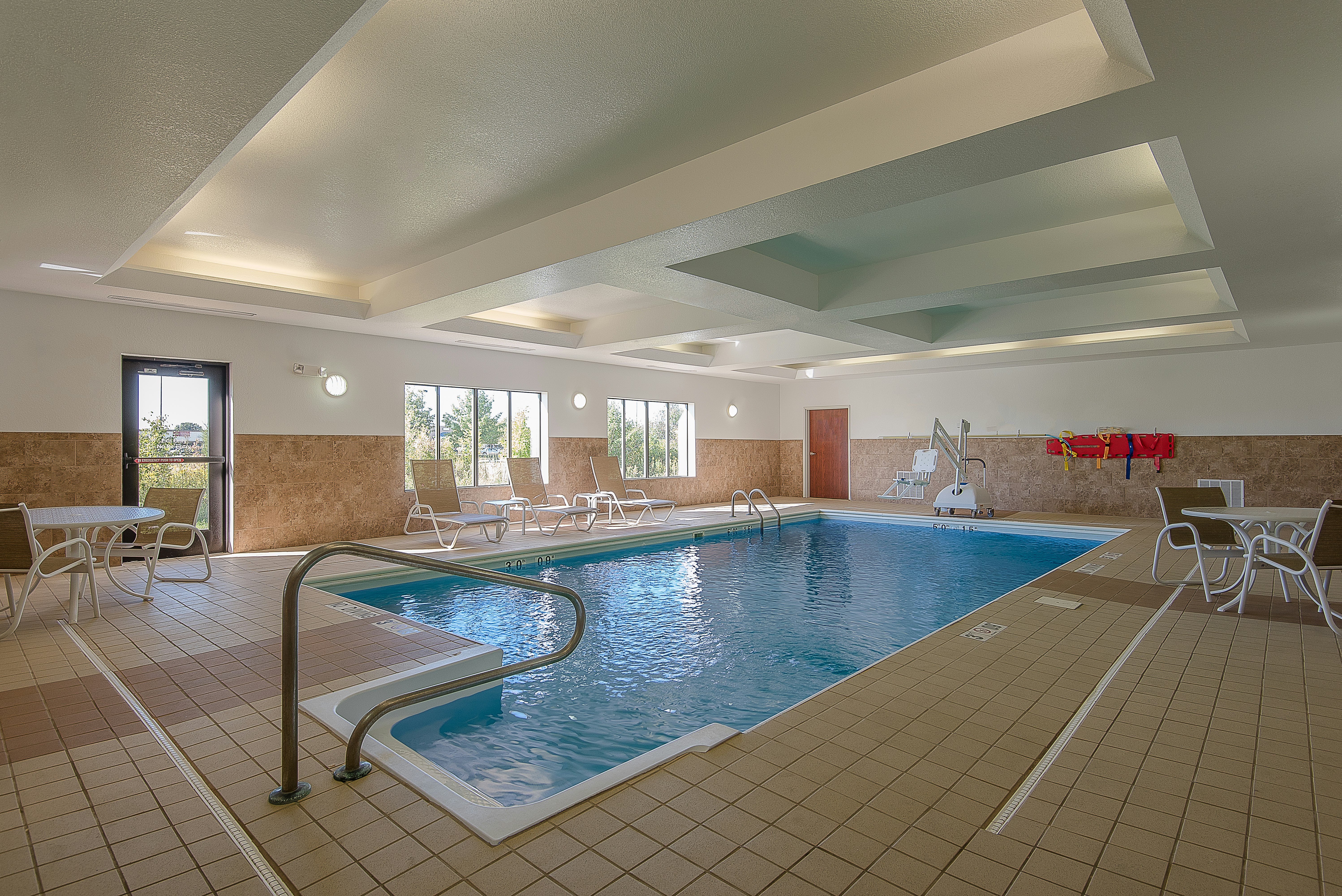 Holiday Inn Express Hotel And Suites Lafayette East 17/24