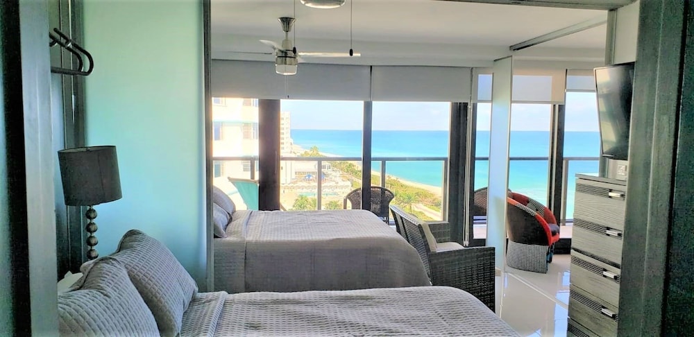 The Alexander All Suite Oceanfront Resort 39/50