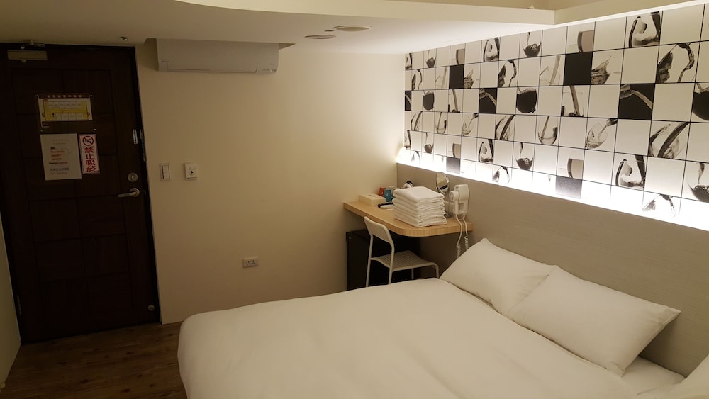 Honey Prince Hotel 8/36