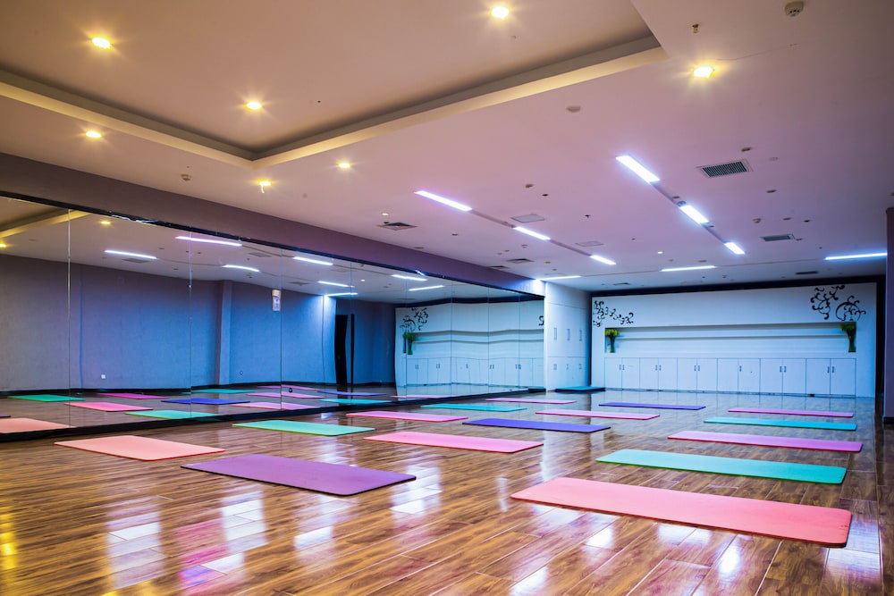 New Century Hotel Qingdao 36/73