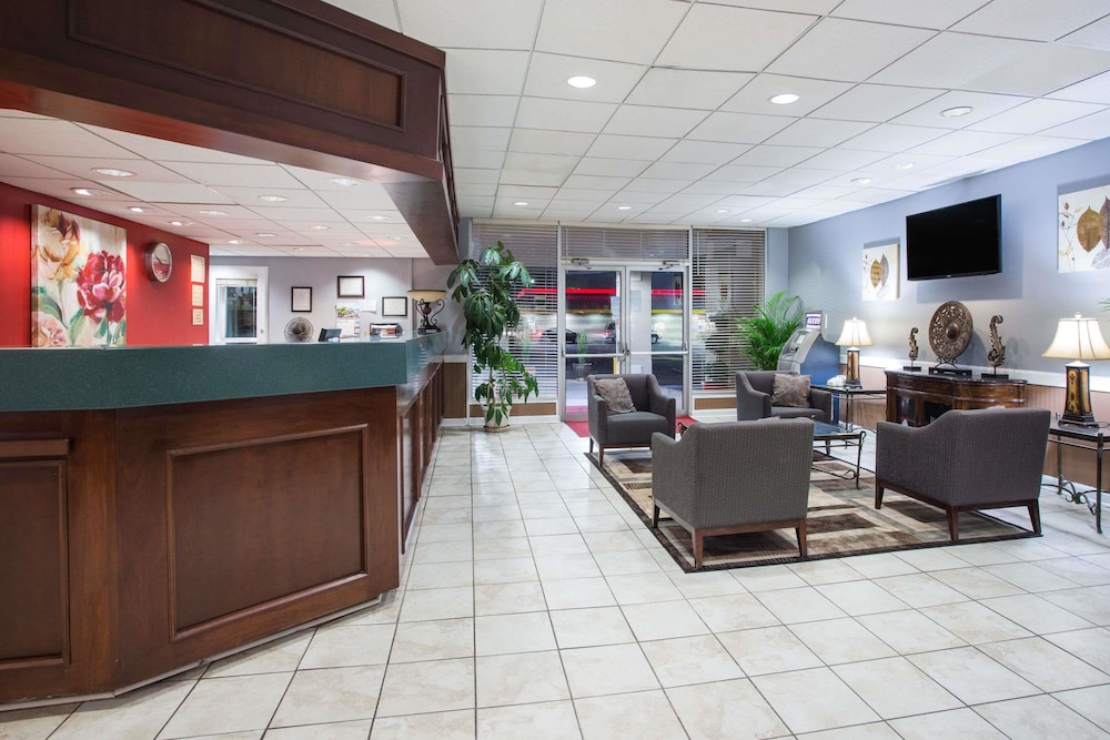 Warner Robins detail