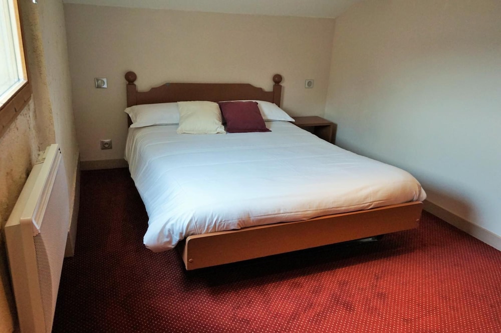 HOTEL DE LA COURONNE 34/70