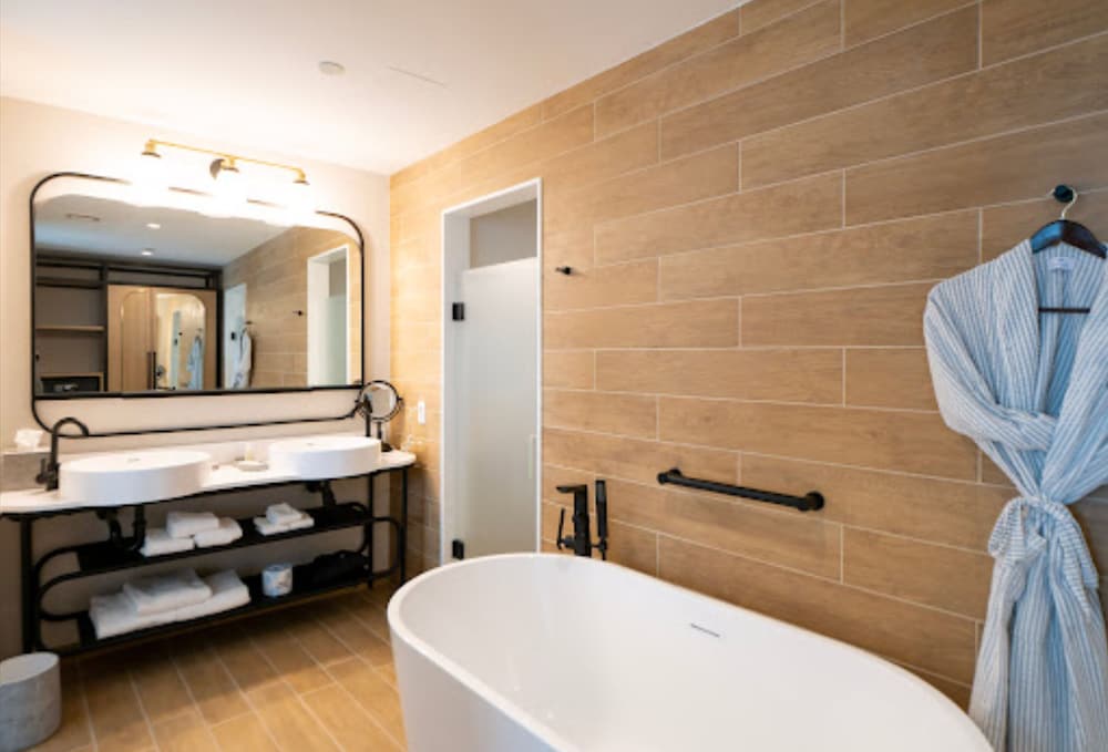 The Brenton Hotel 37/40