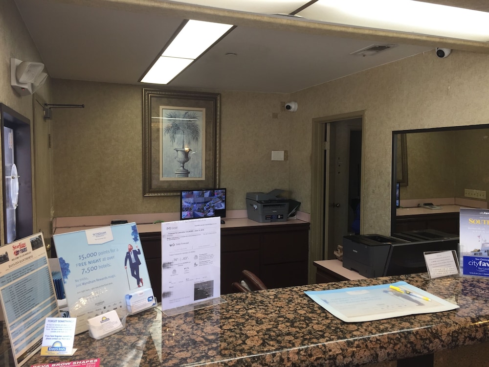 Days Inn By Wyndham Los Angeles Lax Redondo Manhattan Beach 46/56