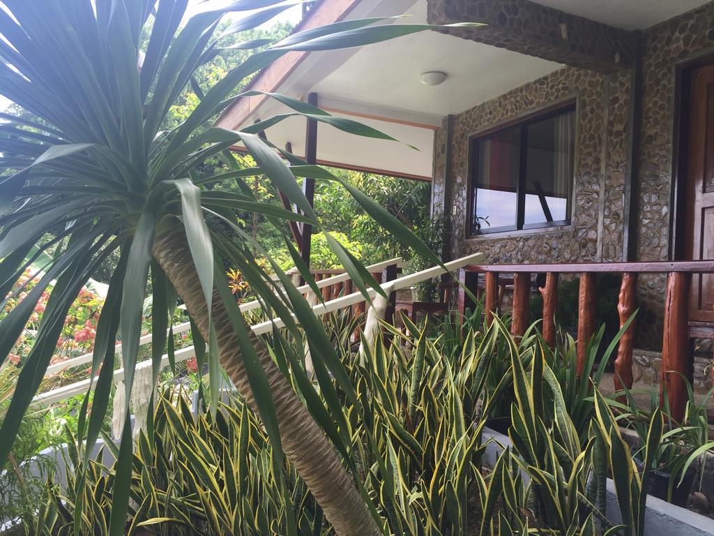 El Nido Viewdeck Cottages 36/41